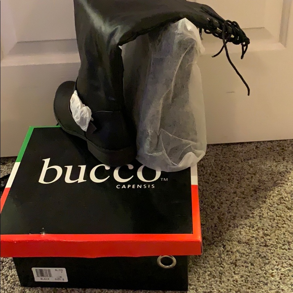 Bucco Capensis Black Boots. Size 6